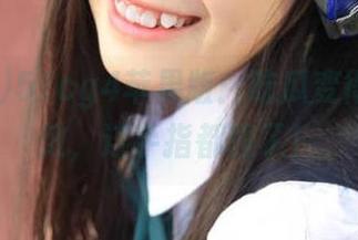 51cg4苹果版:吃瓜变得如此高效,连手指都酸了!