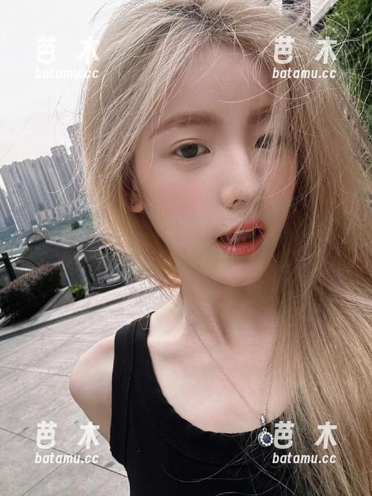 61吃瓜 61吃瓜上线,正好可以找个借口避开尴尬的派对氛围,哈哈!