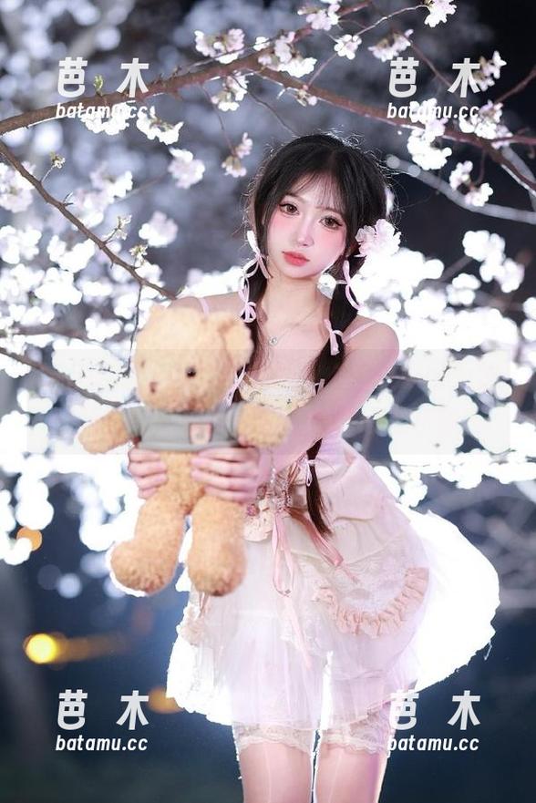 光影变幻，“66吃瓜网”视频里的每个镜头都是一部短篇小说