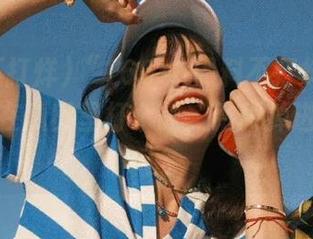 “166su黑料不打烊下载”:让我在瓜田里打个盹,结果掉进了黑洞!