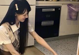 在黑料不打烊，看视频看得我差点剁手下单…