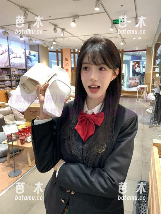黑料吃瓜网 来了来了!传送门开启,黑料吃瓜网在线观看带你见识稀奇古怪事!