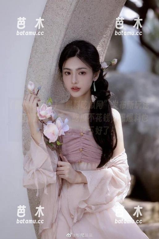 “黑料吃瓜网”发布新玩法，破解版到了手，吃瓜不花钱，想爆料也能爽一把，这下好了！