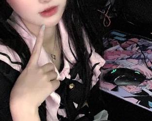 不自觉地想分享黑料福利,可那眼神…你懂的,我有点激动
