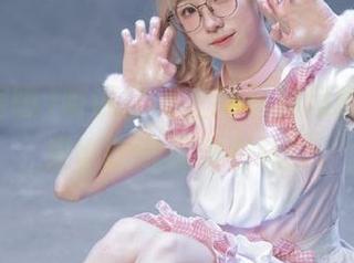 听说官网上的黑料网曝,把苹果也吃得津津有味!