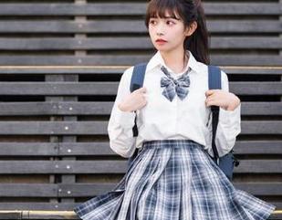 真香!下载黑料网页版,你的免费吃瓜生活来了!